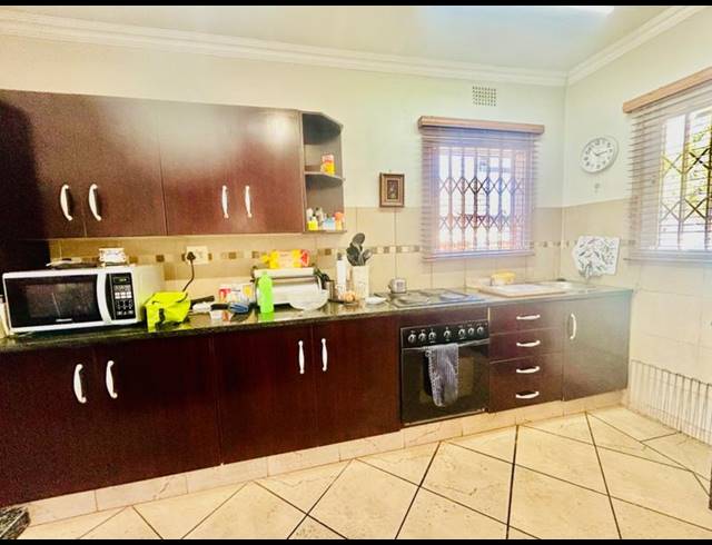 3 BEDROOM HOUSE FOR SALE IN VANDERBIJLPARK SE 2